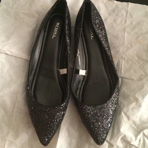 Pointy toed glitter flats