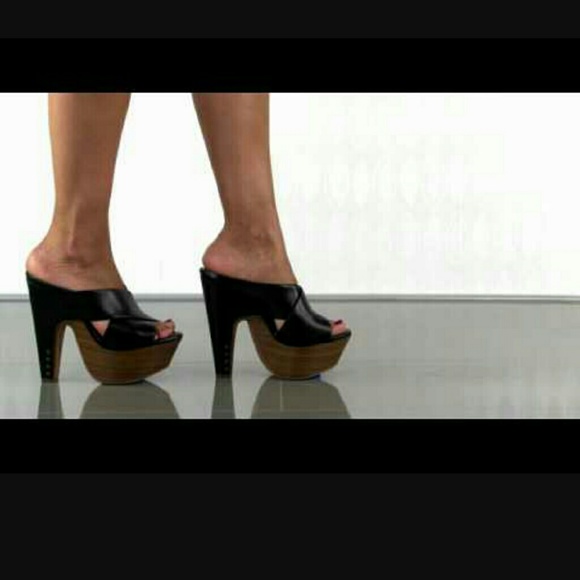 Jessica Simpson New Platforms 7.5