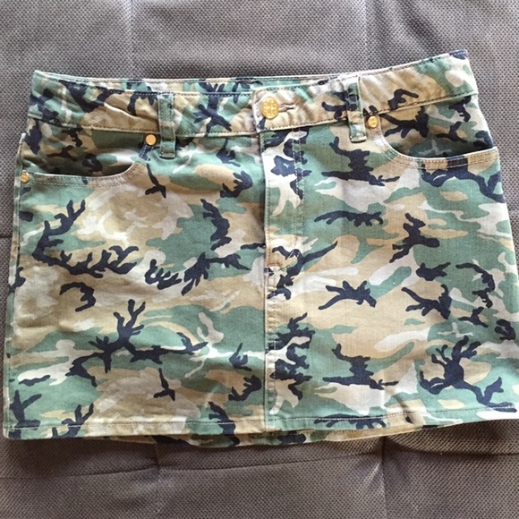 Tory Burch Dresses & Skirts - Tory Burch camo mini skirt size 28