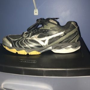 Mizuno Wave Bolt 3 volleyball shoe