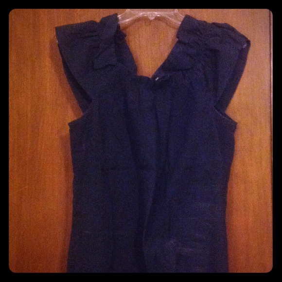 Gap navy blue top