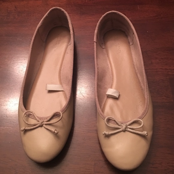Tan flats