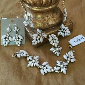 J. Crew Jewelry - J. CREW Ivory Flower Necklace J. Crew Jewelry - J. CREW Ivory Flower Necklace