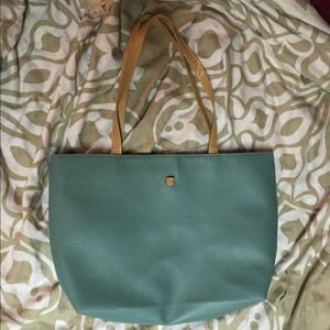 Blue tote with beige details
