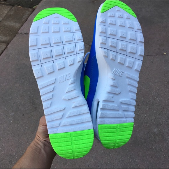 LAST PAIR! 💕👟NWOB 💕👟 NIKE THEAS - Picture 4 of 4