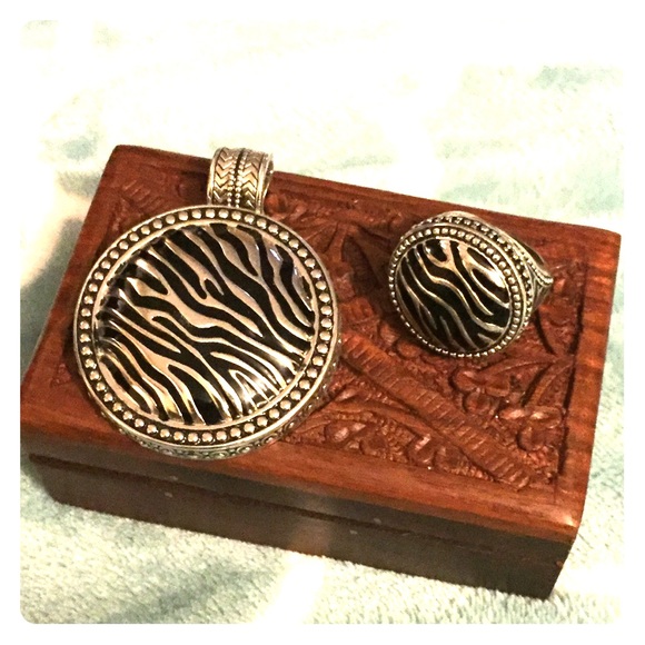 Premier Designs Zebra print necklace charm & ring!