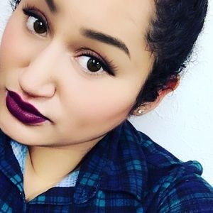 Meet your Posher, Crystal