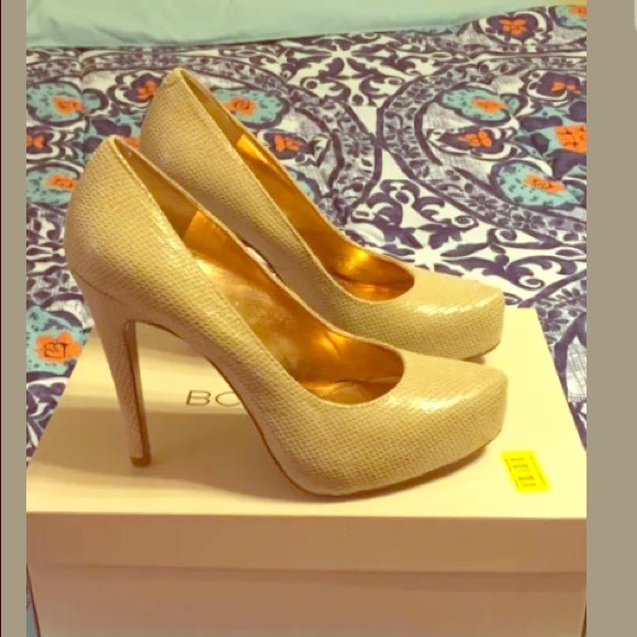 BCBG heels nude size 7.5