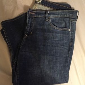 Old Navy "flirt" Capri