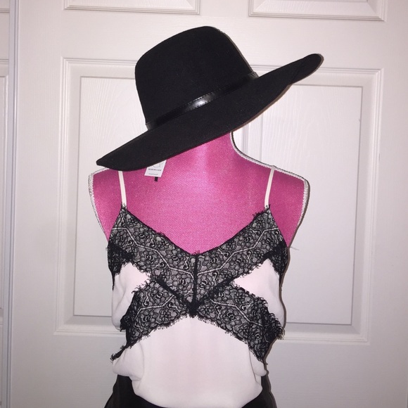 Floppy hat