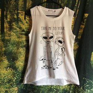 Alien sleeveless tee 👽