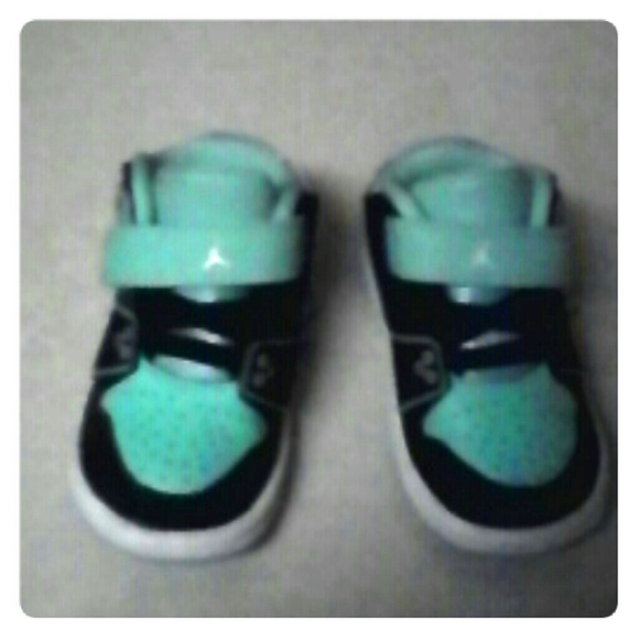 Baby Jordan shoes - Picture 1 of 4