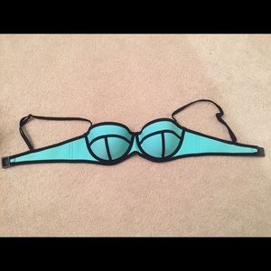 Triangl Milly bikini top