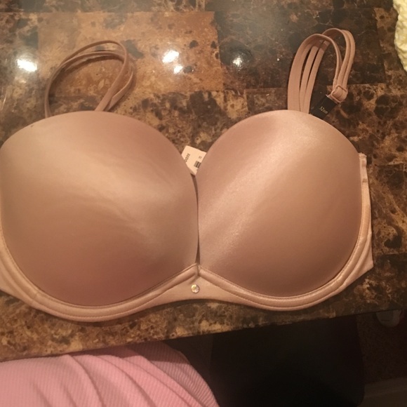 MUST G O ‼️Victoria Secret Beige Bra