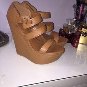 🦄 FINAL PRICE Nasty Gal tanned wedges⭐️