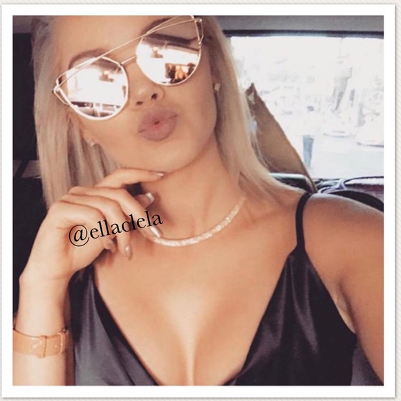 Gold Mirrored Metal Frame Sunglasses - Picture 6 of 6