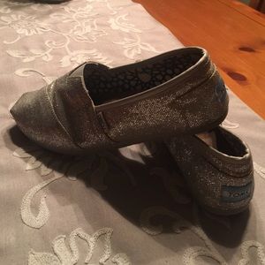 Women's Size 7 Silver Sparkle TOMS (slightly worn)