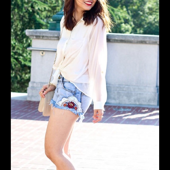 Others Follow Tapestry Cut Off Denim Shorts - Picture 4 of 5