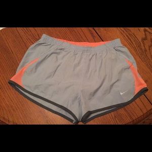 NIKE DRI-FIT SHORTS SIZE L