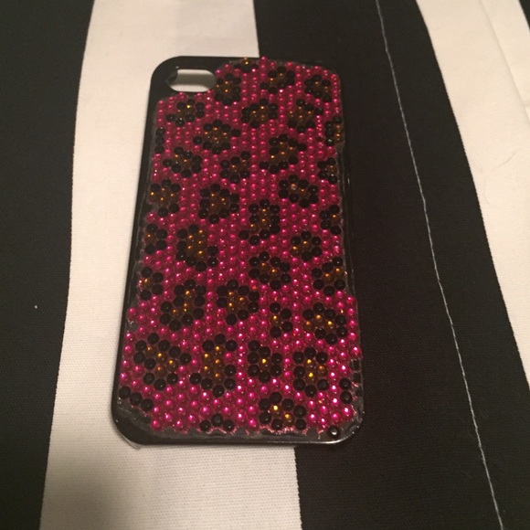 iPhone 4 pink cheetah case.