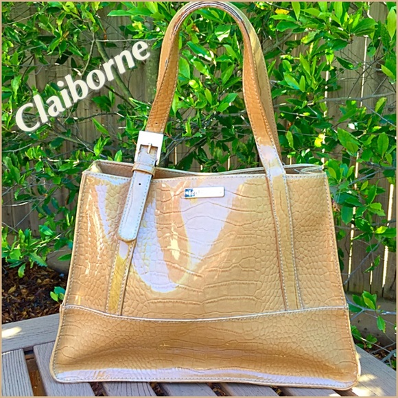 Liz Claiborne Handbags - 👜Liz👜