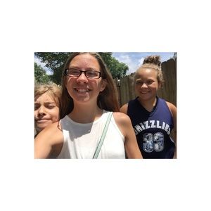 Meet your Posher, Abigail