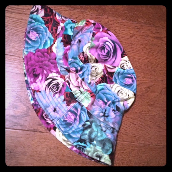 Bucket hat - Picture 1 of 1