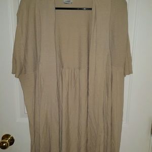 Light brown short sleeved sweater