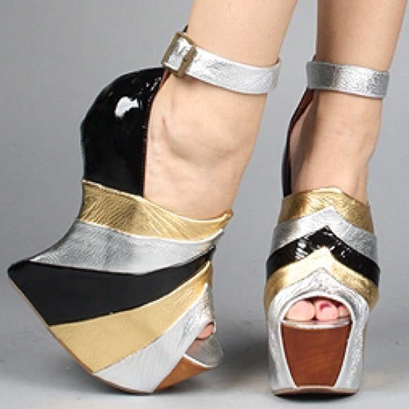✨ Heels worn a lot of times, good condition.
