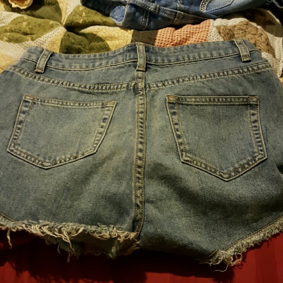 Shorts - Picture 2 of 2