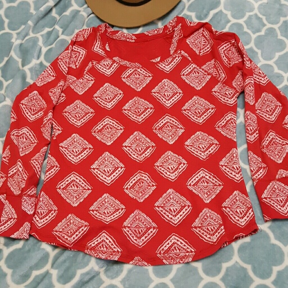 Patterned red top - Picture 2 of 3