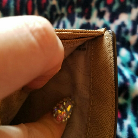 Sold - Picture 3 of 4