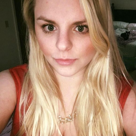 Meet your Posher, Sabrina