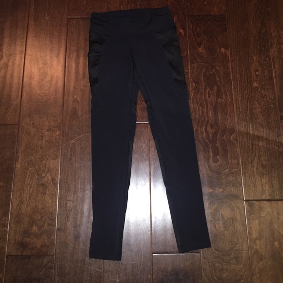 Black Ivivva leggings