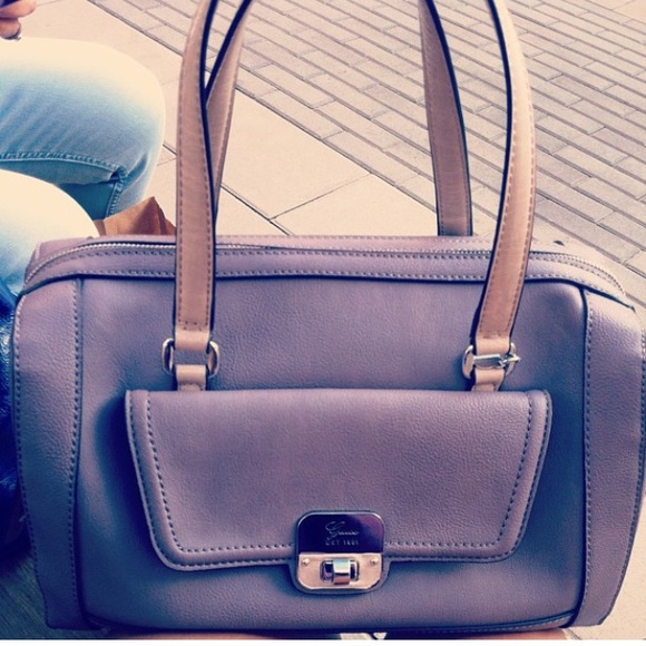 🎈SOLD🎈Guess satchel