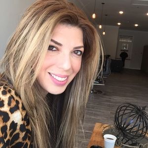 Meet your Posher, Ozlem