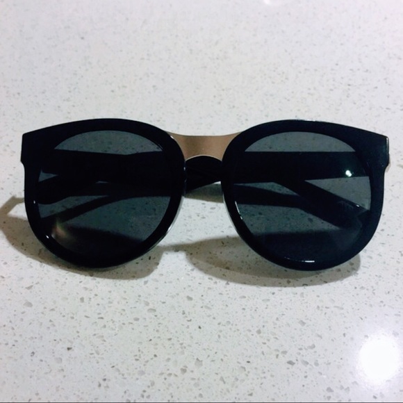 Accessories - Black Gold Sunnies