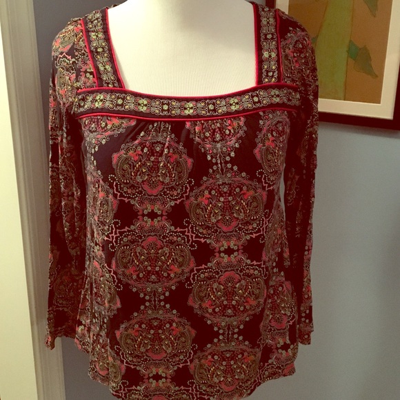 LOFT Tops - Adorable Loft Top size Large