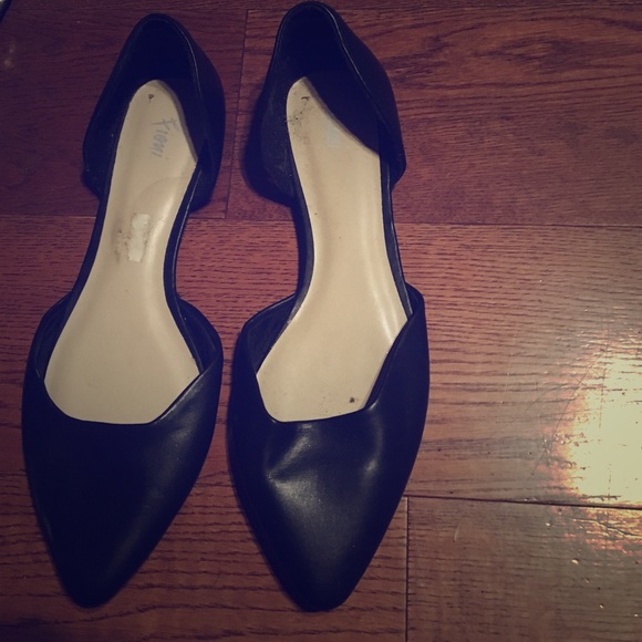 Flats - Picture 1 of 1