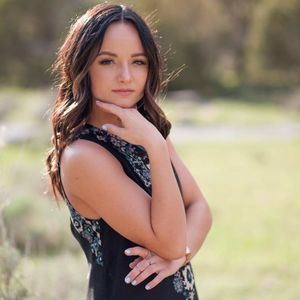 Meet your Posher, Lindsee