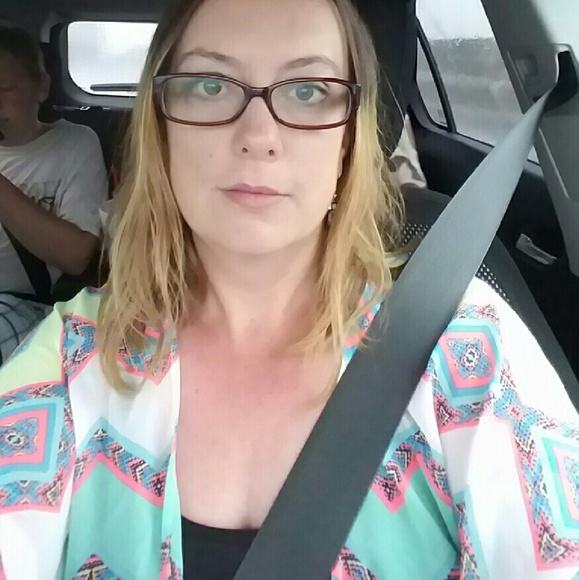 Meet your Posher, Jennifer - Picture 1 of 1