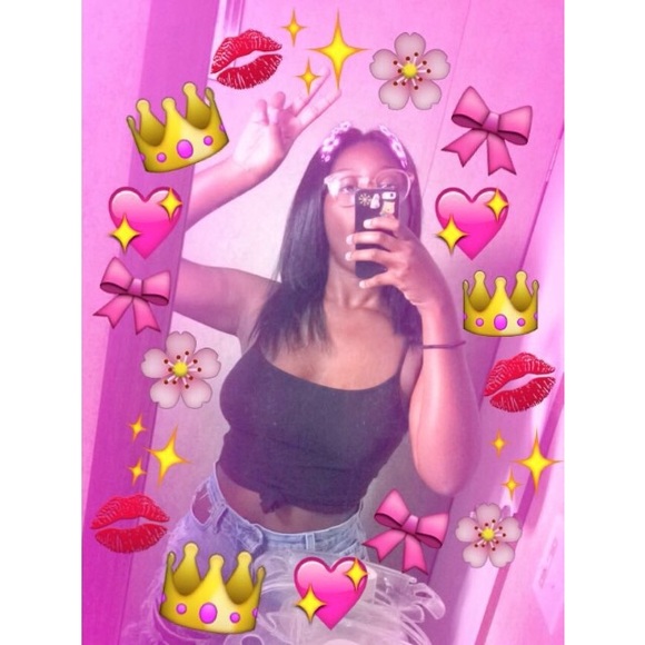 Toyre 🙆🏾😛 (Meet Your Posher)