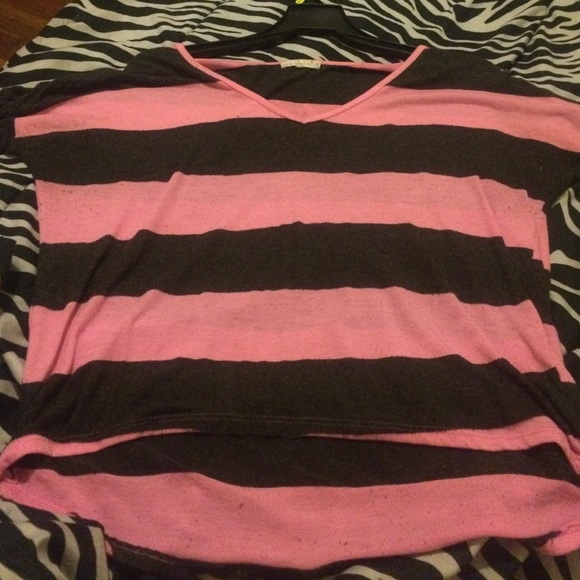 Pink and dark grey flow shirt
