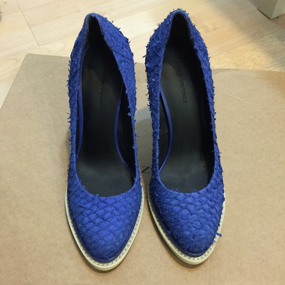 Alexander Wang blue textured heels Sz 37.5 GUC - Picture 1 of 4
