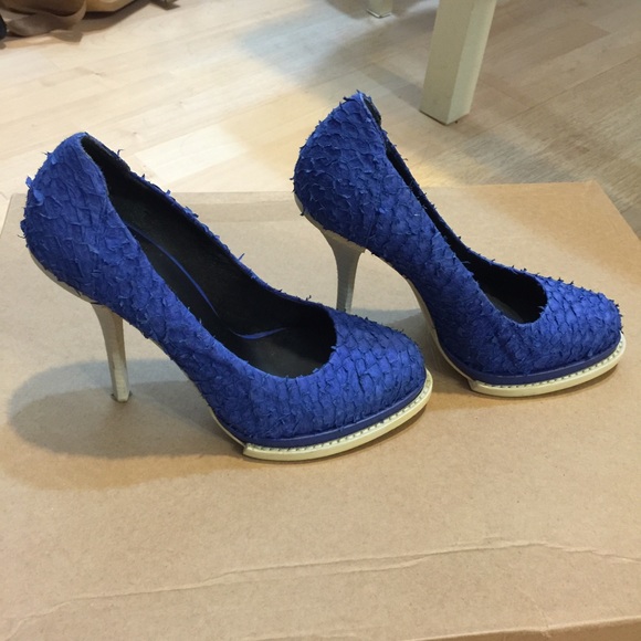 Alexander Wang blue textured heels Sz 37.5 GUC - Picture 2 of 4