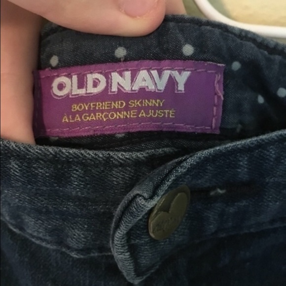 Old Navy Medium Wash Mid-Rise Jeans - Picture 2 of 4