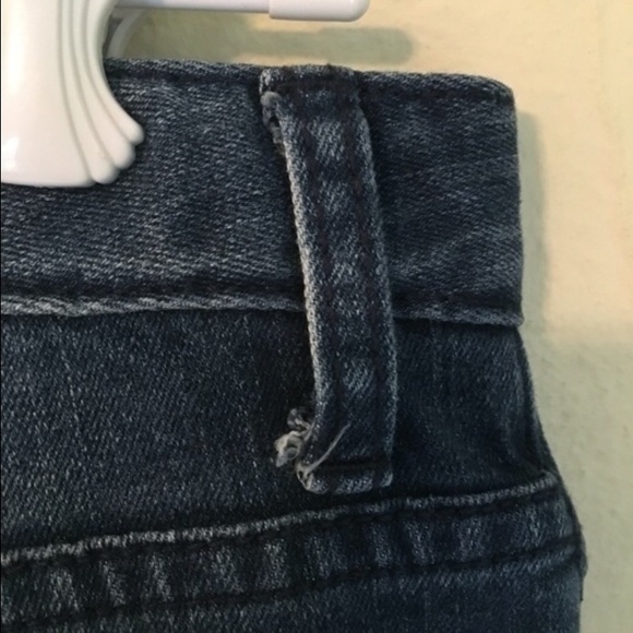 Old Navy Medium Wash Mid-Rise Jeans - Picture 4 of 4