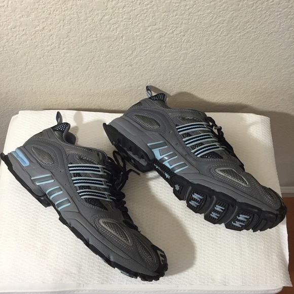 EUC Women's Black and Gray Size 9.5 Adidas