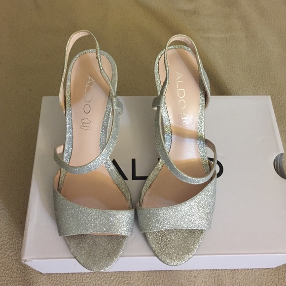 Silver ALDO heels - Picture 2 of 4