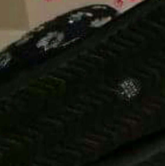 VS PINK 'ANIMAL PRINT, NIB??BLINK MUKLUKS 'BOOTS - Picture 4 of 4